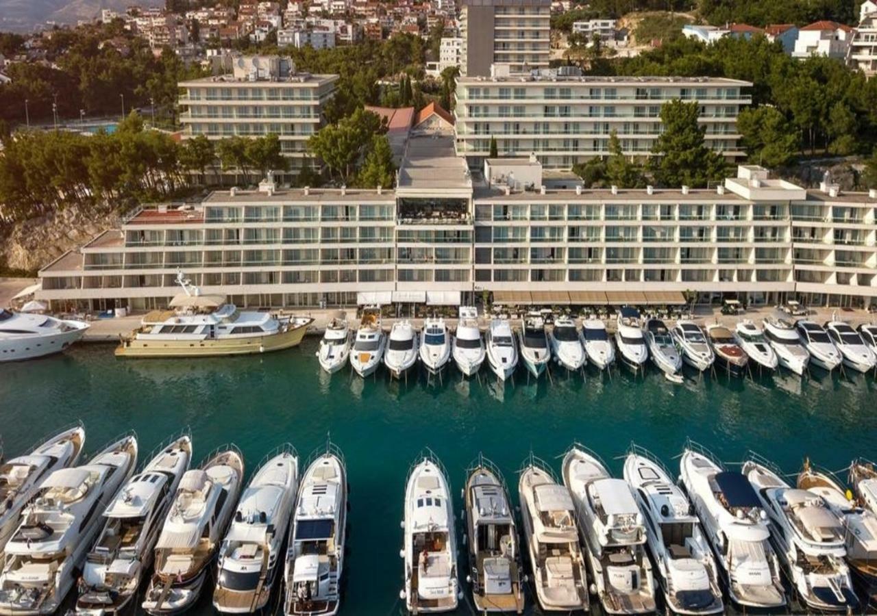 Villa J&J Apartments Residence With Swimming Pool Podstrana Exterior photo